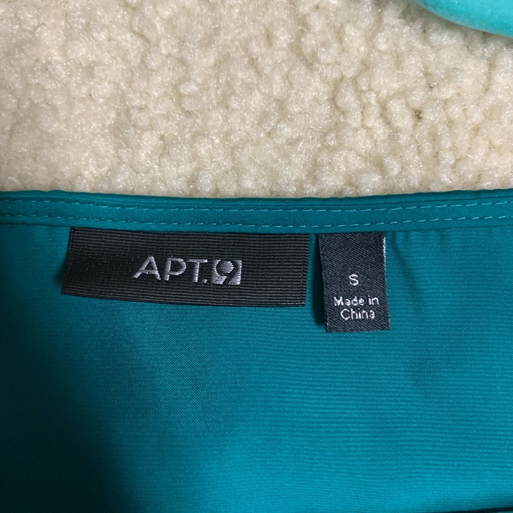 Green APT. 9 blouse - Picture 3 of 3